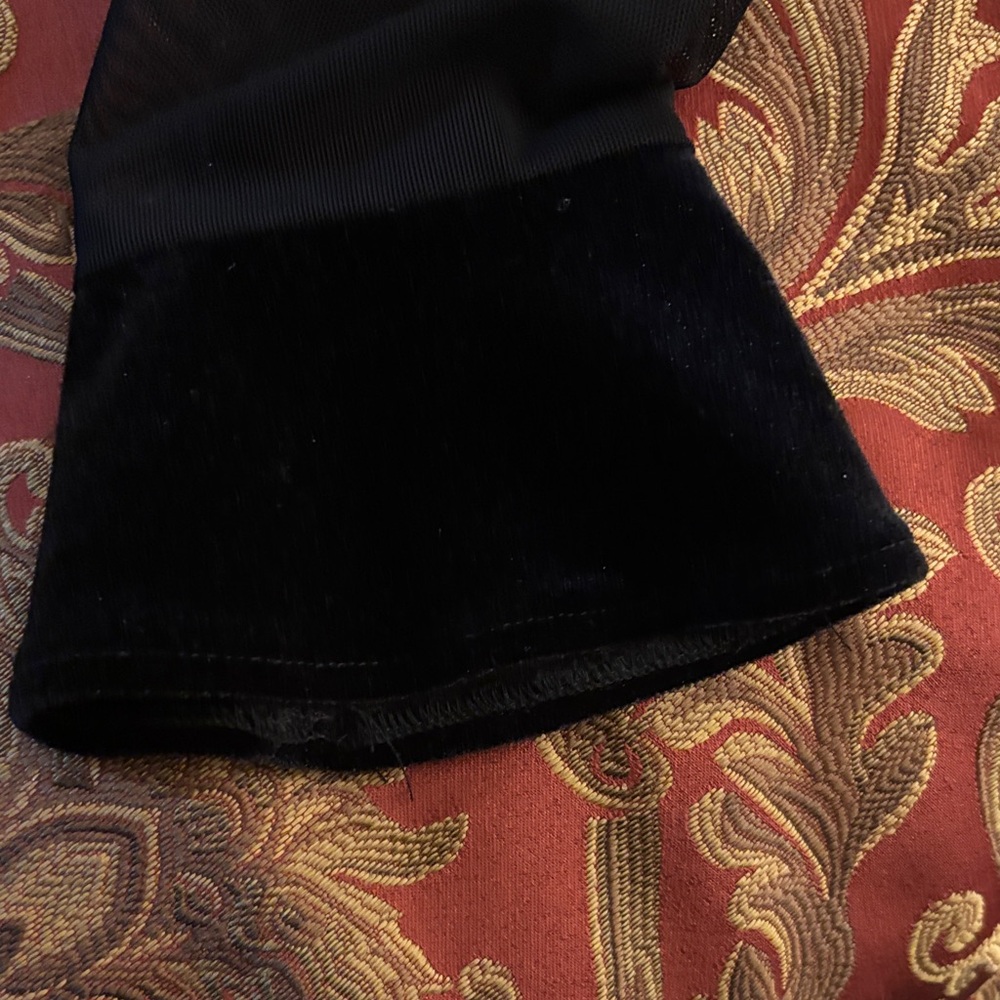 Elegant Black Women's Top - Picture 3 of 6